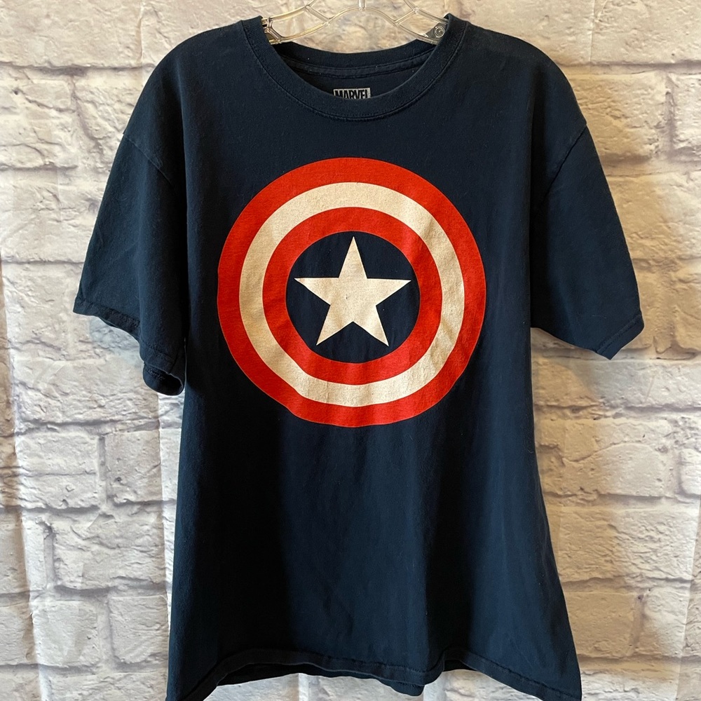Marvel Captain America Tee - Men’s Size Large